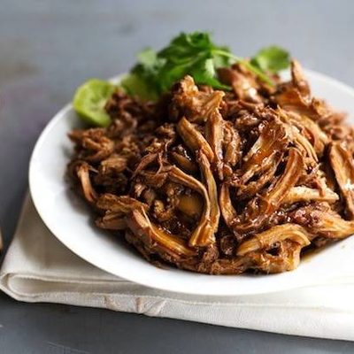 Honey Glazed Crockpot Chicken Adobo - simple pantry ingredients, hardly any hands-on time, 200 calories. | https://perdida-de-grasa.today