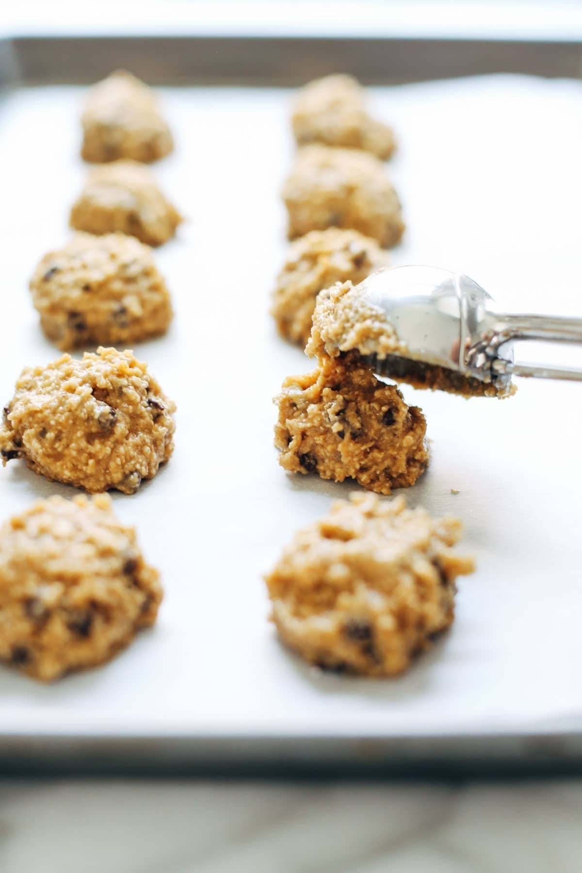 Pumpkin Bites with Maple Glaze are a MUST for pumpkin lovers! made with easy ingredients like oats, pumpkin, maple syrup, and olive oil. | pinchofyum.com