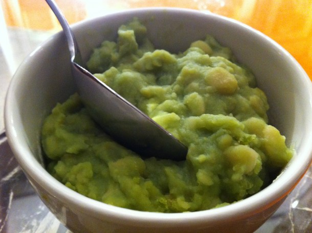 Mushy peas at S&M Cafe