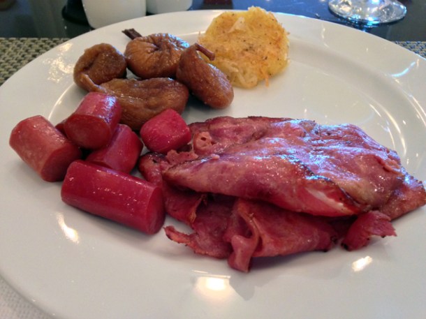 beef bacon, chicken sausage, figs and hash browns at marina plaza