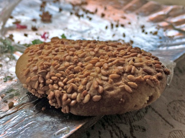 sesame seed biscuit in wadi rum