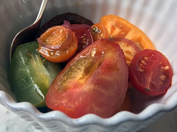 illustrative photo of the tomato and shallow salad at Siren at The Goring Hotel