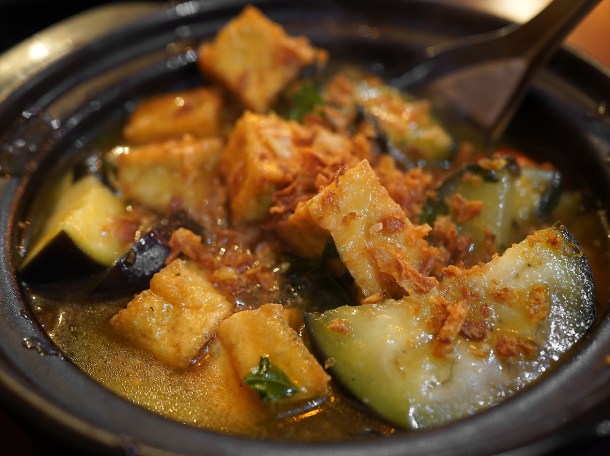 illustrative photo of the aubergine and tofu stew at Pho Thuy Tay