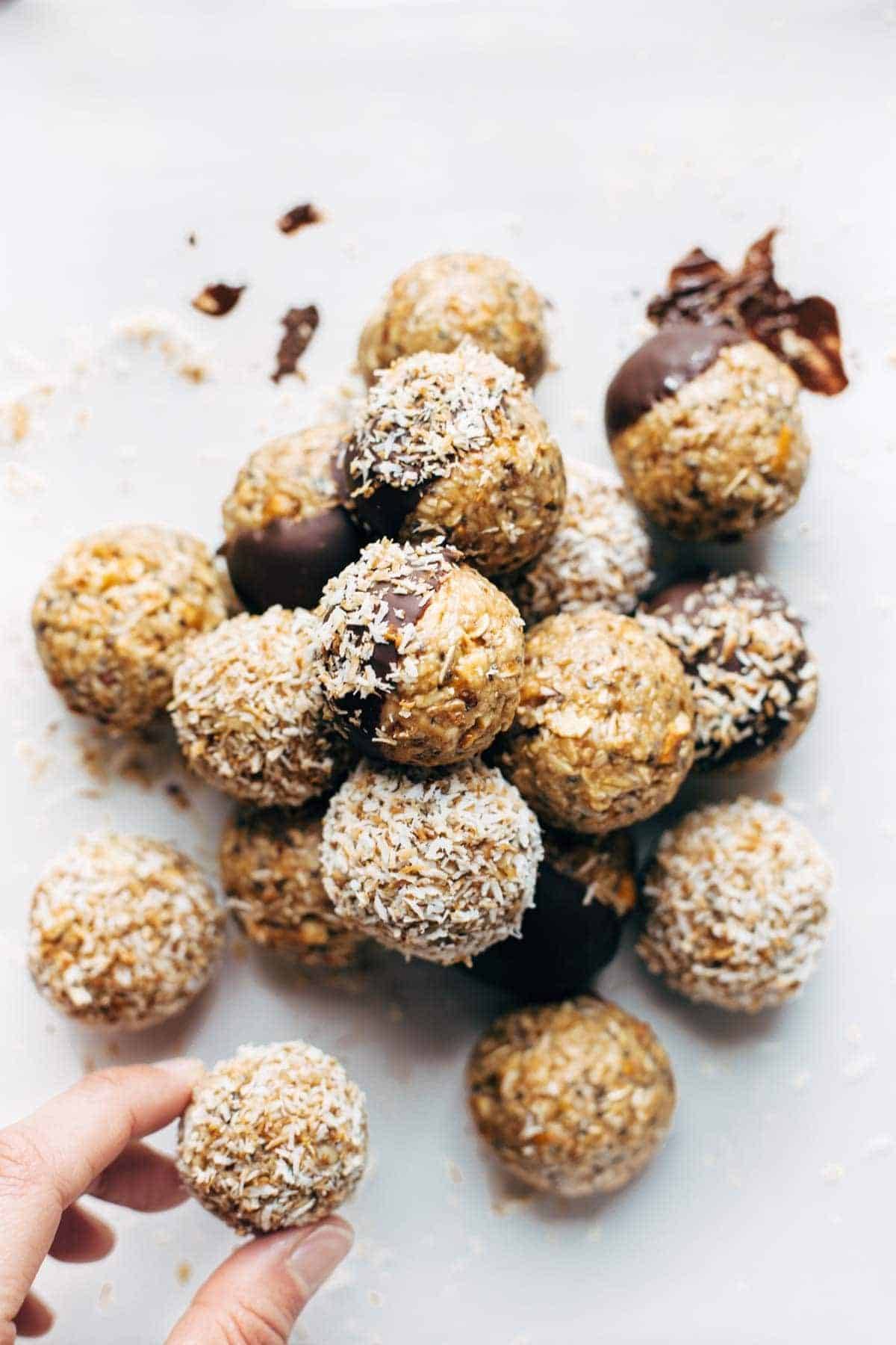 Energy bites with chocolate and coconut.